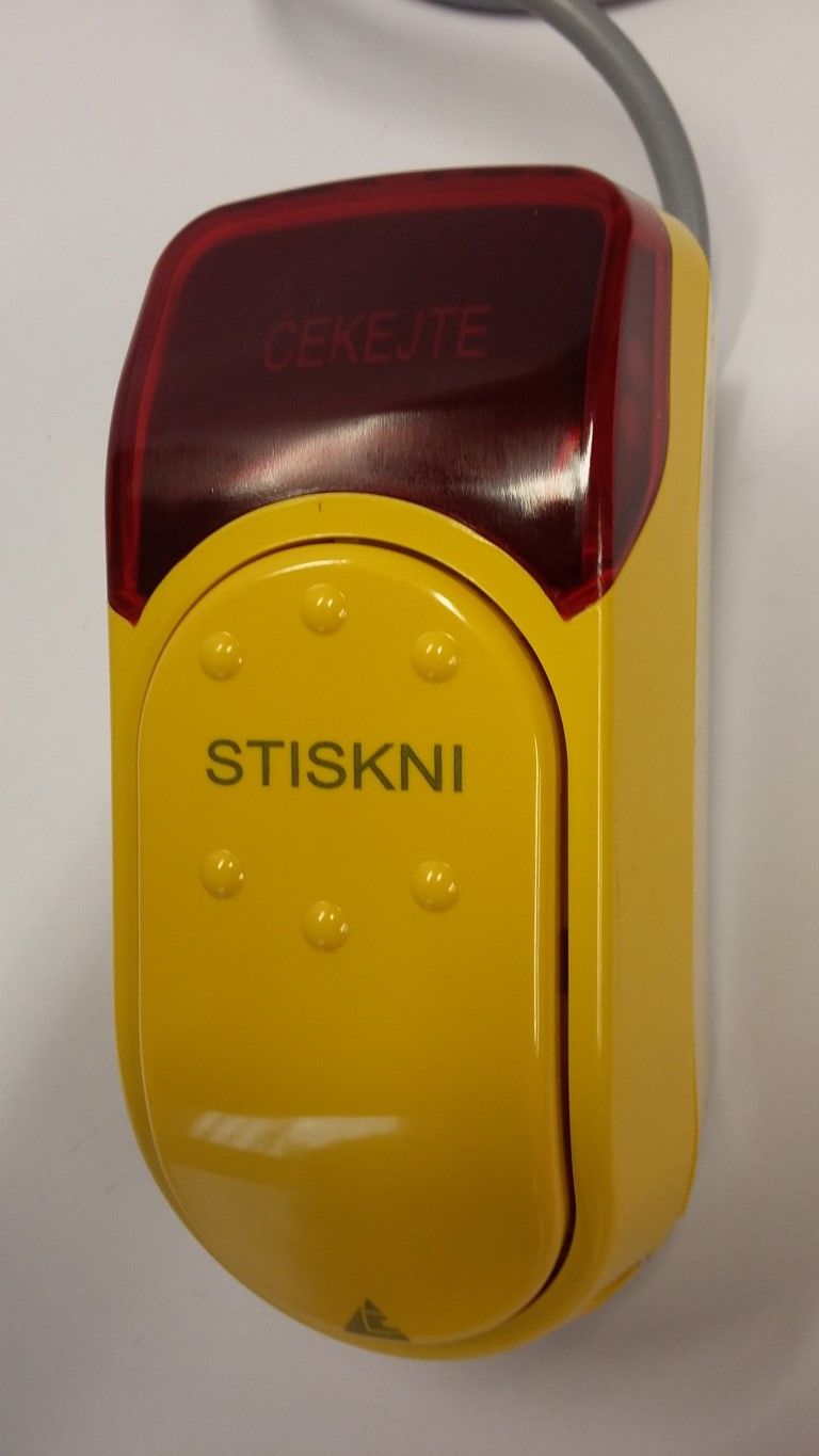 Chodecké tlačítko EK424, ČEKEJTE-STISKNI, 2 kontakty